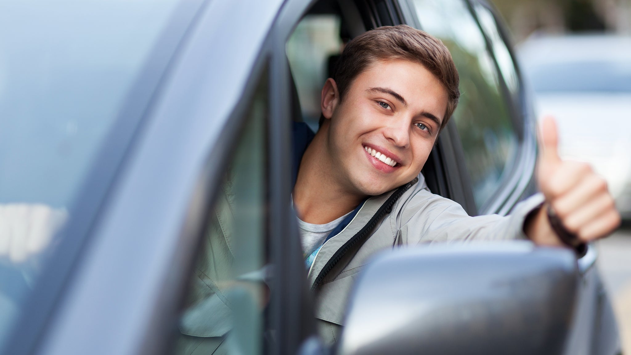 Mit der ÖGJ erhältst du gratis Zugang zu den Lernmodulen für die Führerscheinprüfung