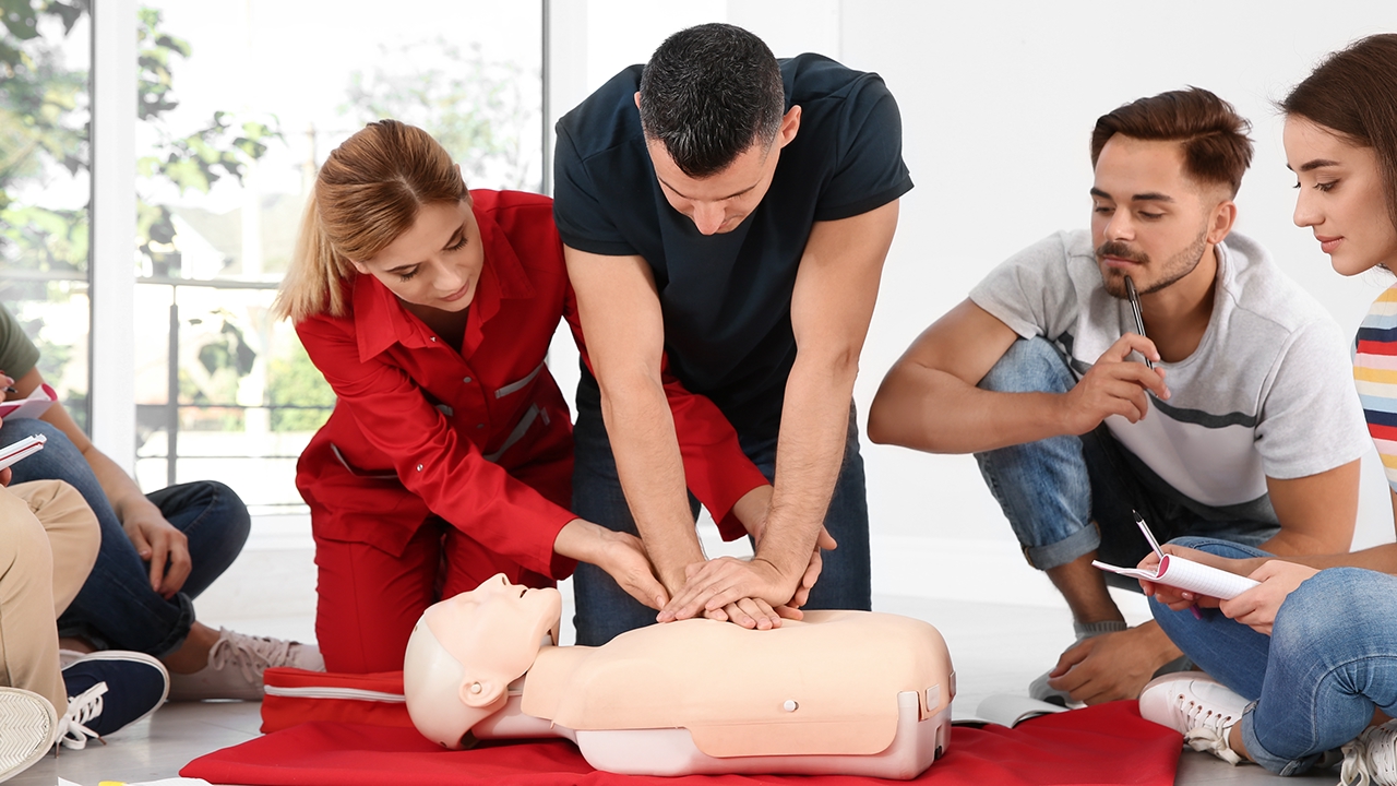 Was Muss Man Zum Erste Hilfe Kurs Mitnehmen Erste-Hilfe-Kurs | ÖGJ